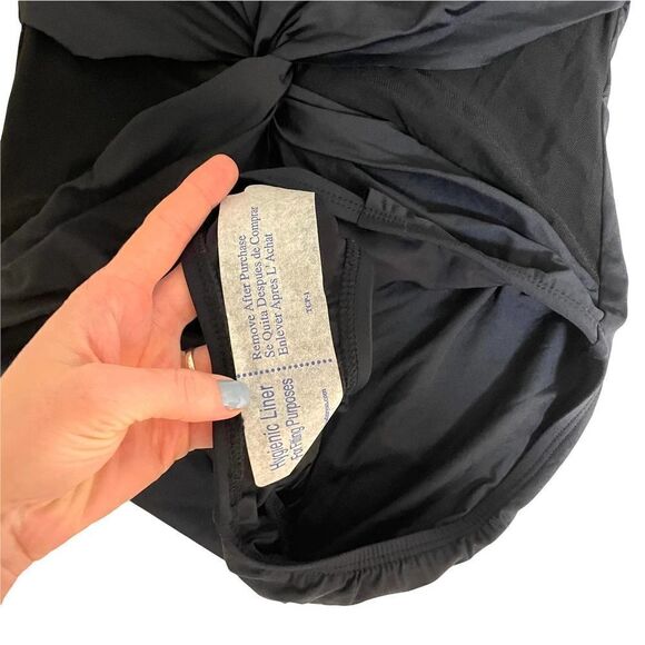 NEW La Blanca Mesh-Merizing Halter One Piece Swimsuit Sz 8 black - Picture 9 of 12